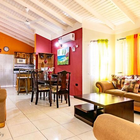 Ocho Rios Emerald 2 Bed 10 Mins Ocho Rios 24Hrs Hot Water Wi Fi Zewnętrze zdjęcie