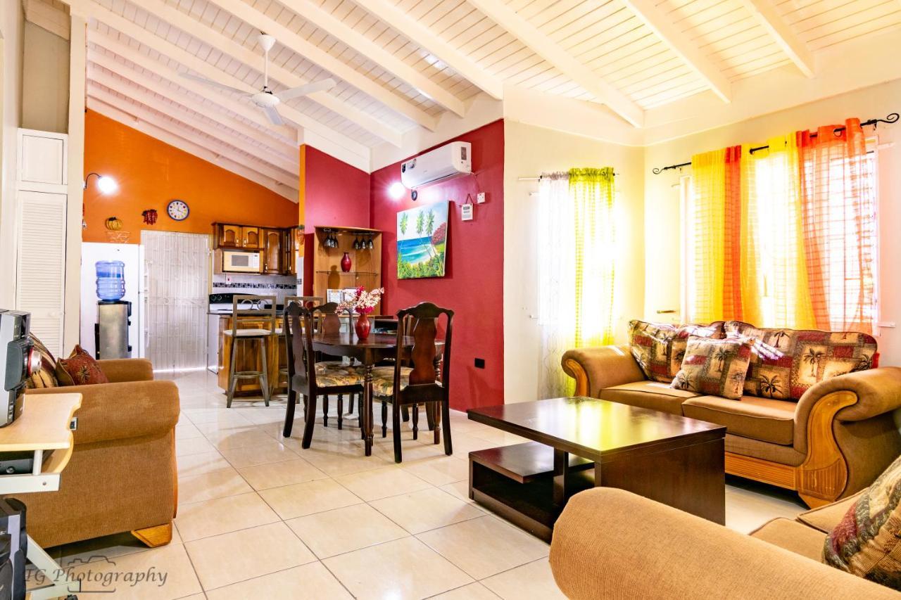 Ocho Rios Emerald 2 Bed 10 Mins Ocho Rios 24Hrs Hot Water Wi Fi Zewnętrze zdjęcie
