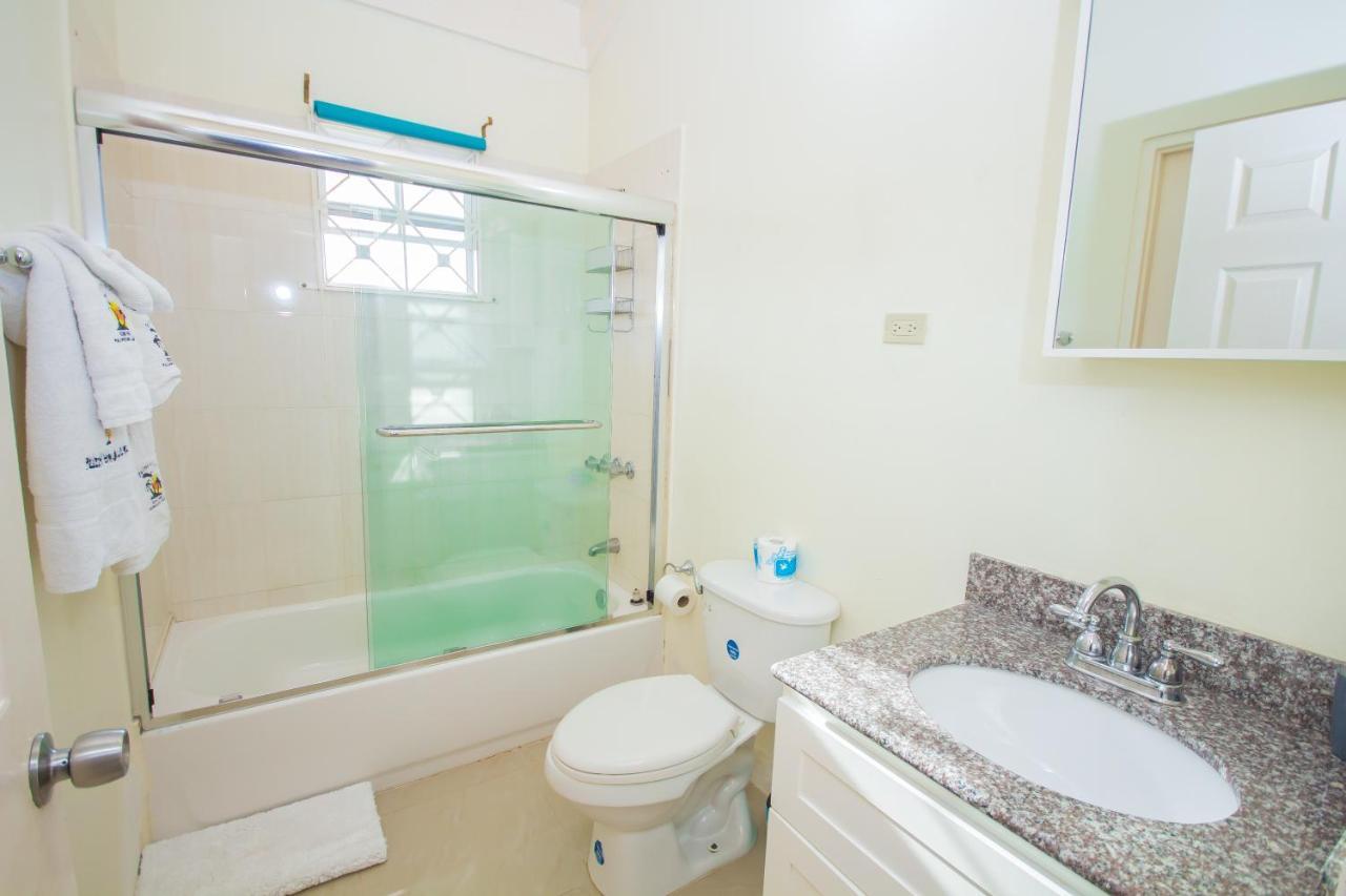 Ocho Rios Emerald 2 Bed 10 Mins Ocho Rios 24Hrs Hot Water Wi Fi Zewnętrze zdjęcie